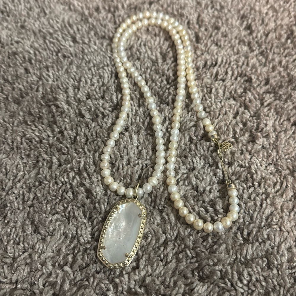 Kendra Scott Pearl necklace